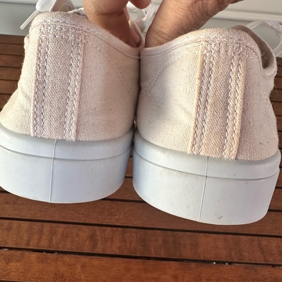 Bobbie Brooks women’s canvas shoes size 8 - Picture 3 of 10